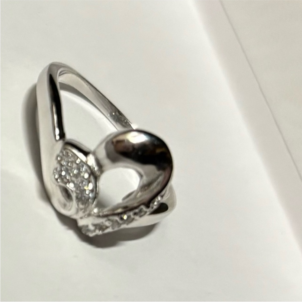 Elegant Silver Ring with Crystal Accents size 6 - Picture 3 of 4